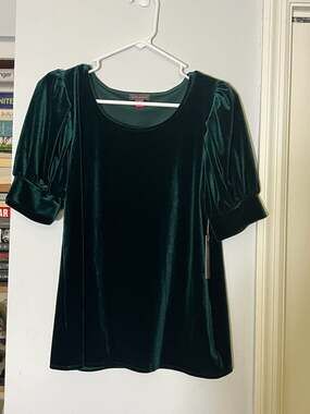 Vince Camuto Women's Green Velvet Puff Sleeve Top